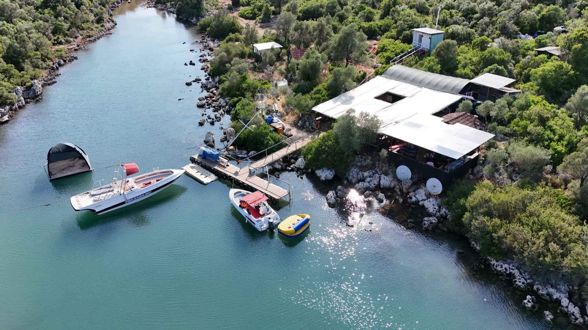 smugglers bar